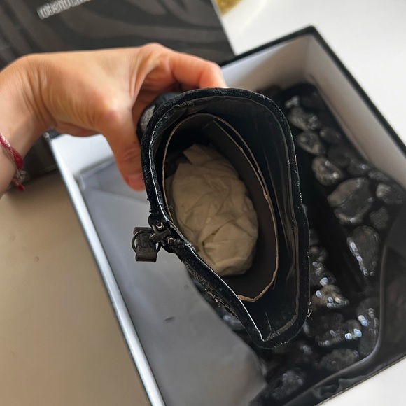 🌸GORGEOUS ROBERTO CAVALLI BRAND NEW🌸 never worn. Absolutely gorgeous stitching - Picture 2 of 6